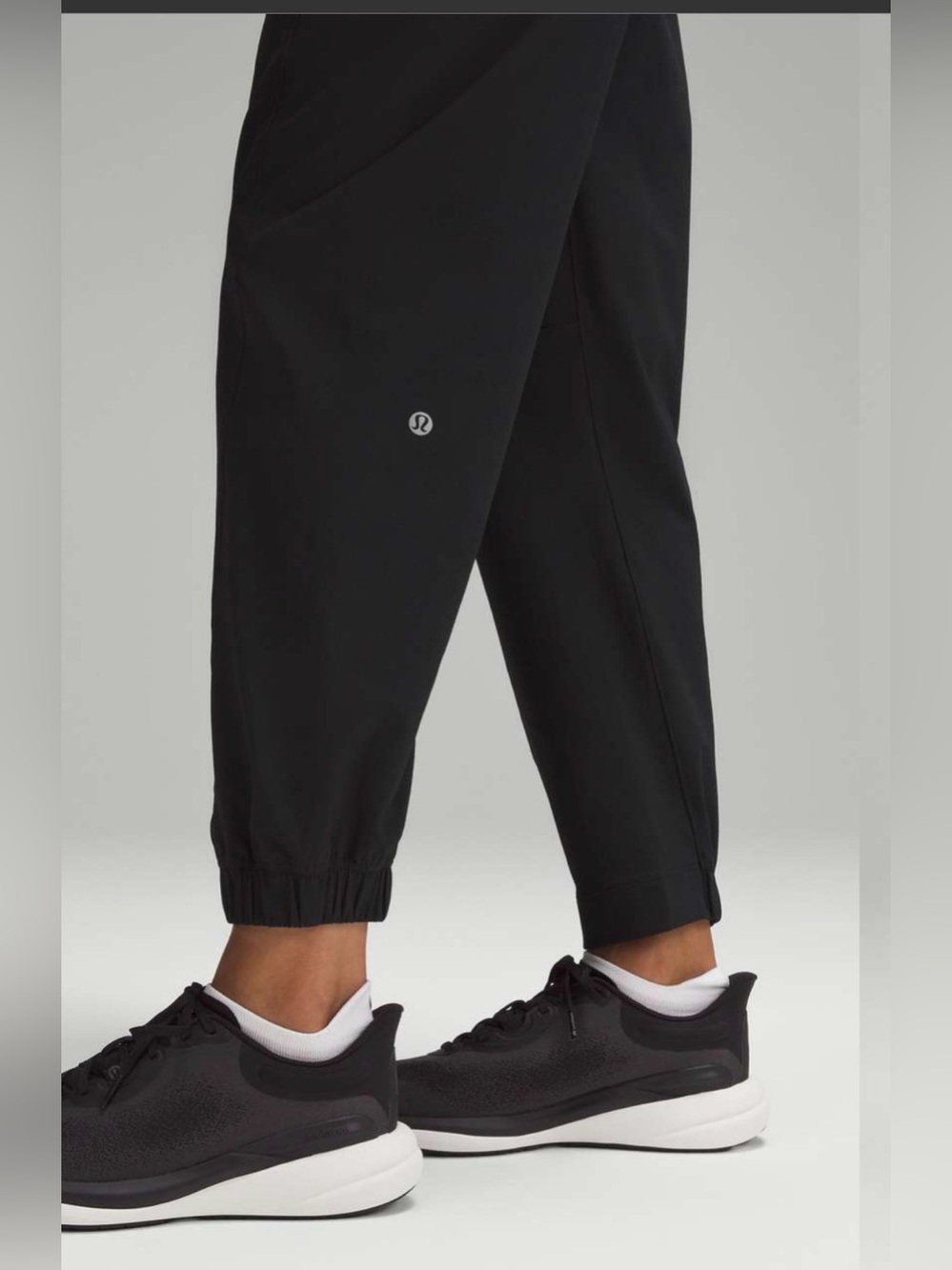 Lululemon License to Train High-Rise Pant
Black Size 10 - Picture 3 of 16